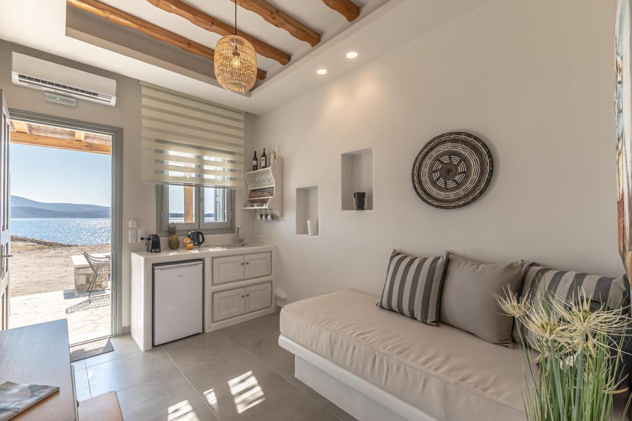 Porto Dema Luxury Suites Schoinoussa Extérieur photo