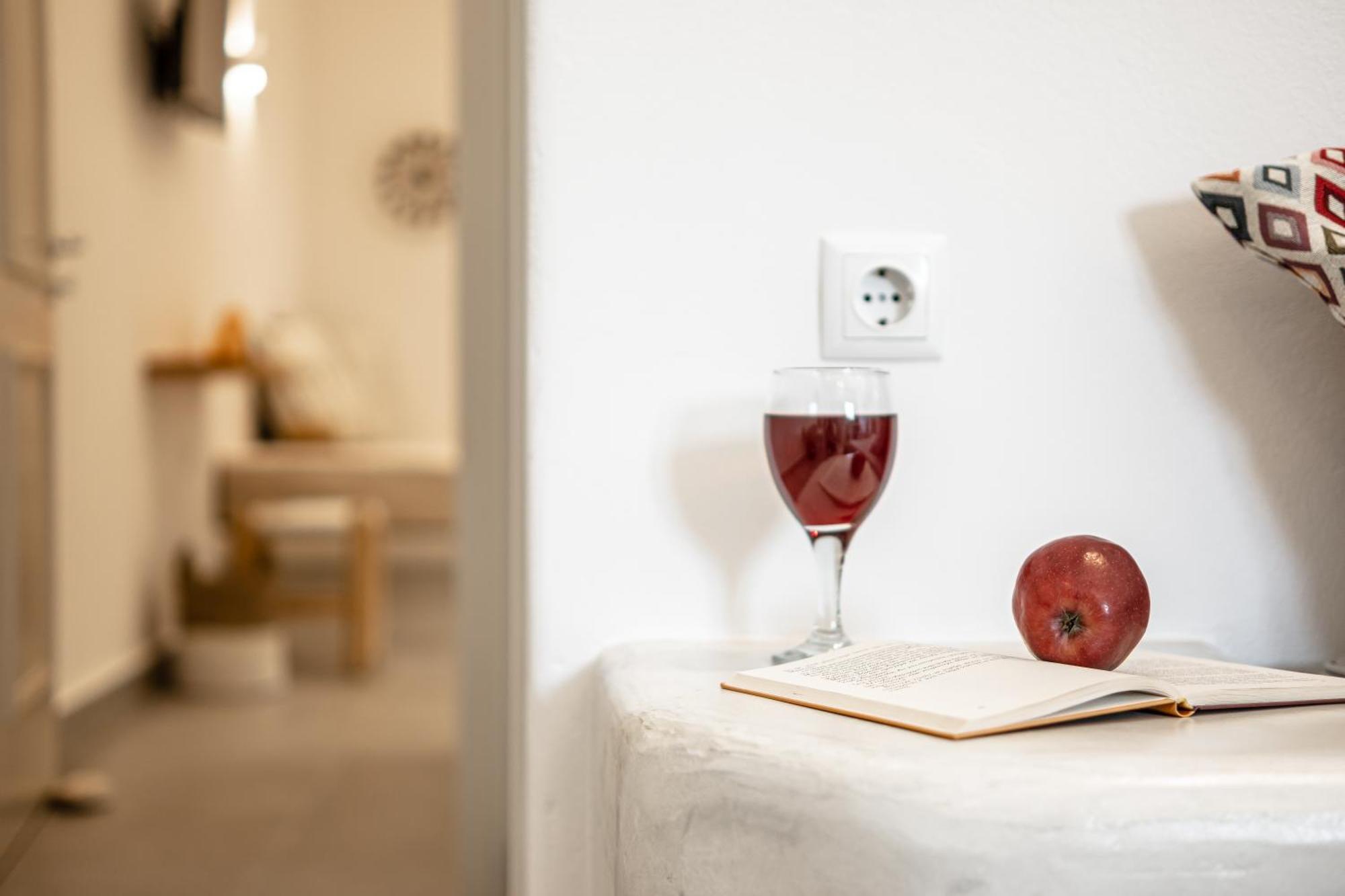 Porto Dema Luxury Suites Schoinoussa Extérieur photo