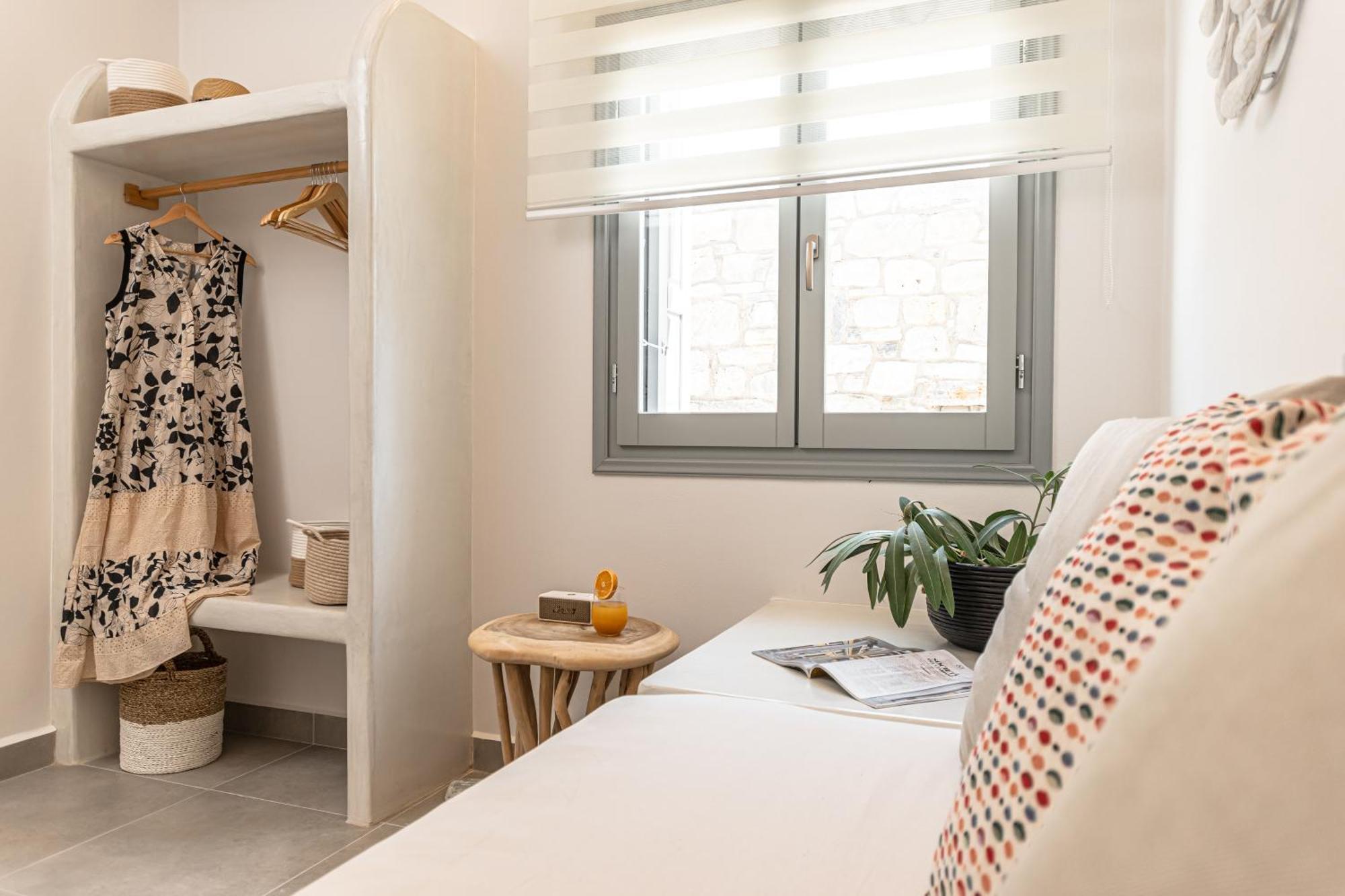 Porto Dema Luxury Suites Schoinoussa Extérieur photo
