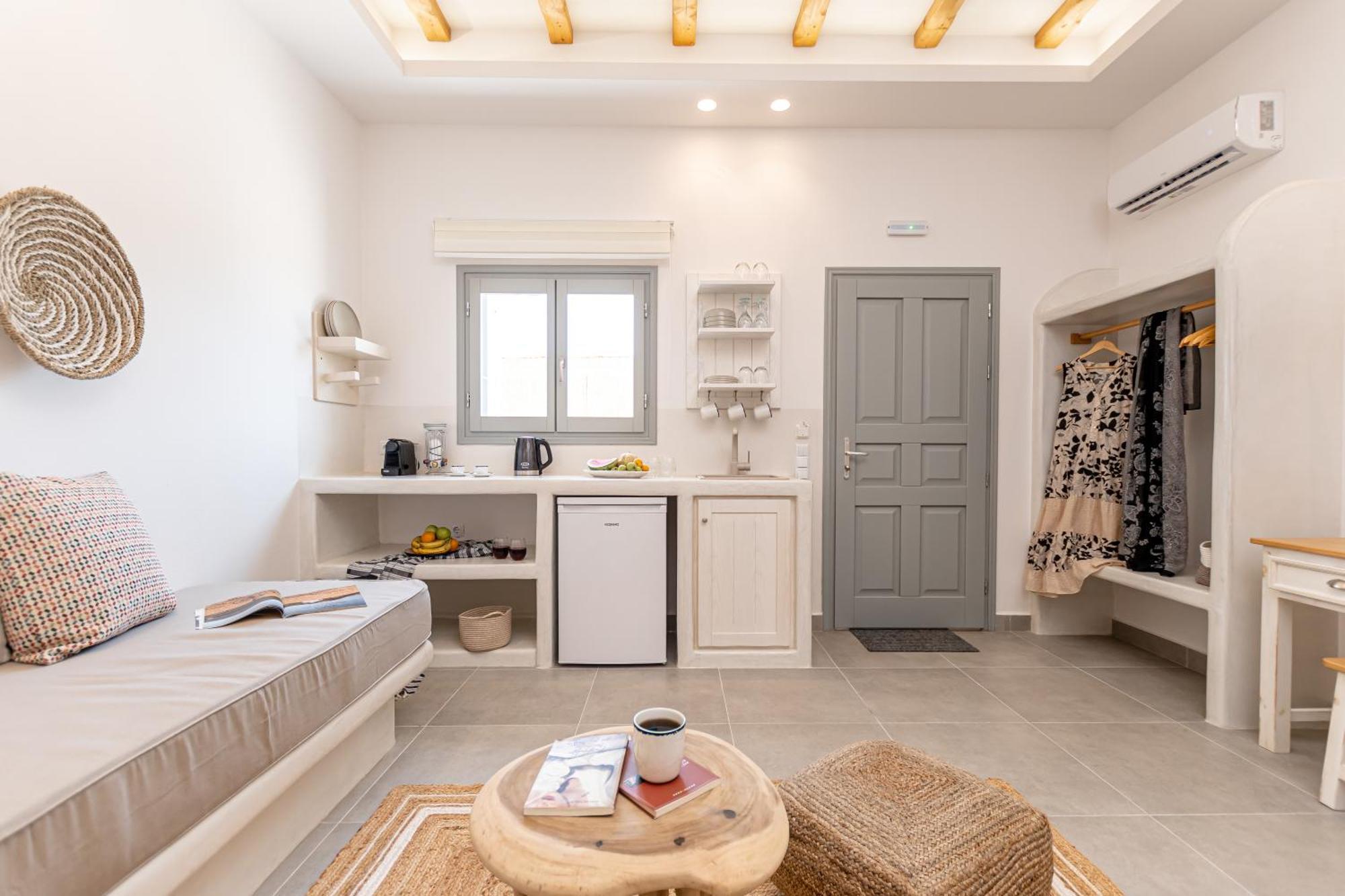 Porto Dema Luxury Suites Schoinoussa Extérieur photo
