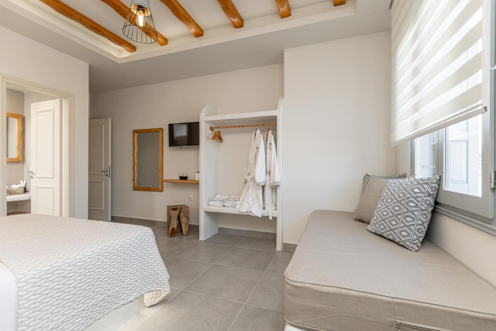 Porto Dema Luxury Suites Schoinoussa Extérieur photo