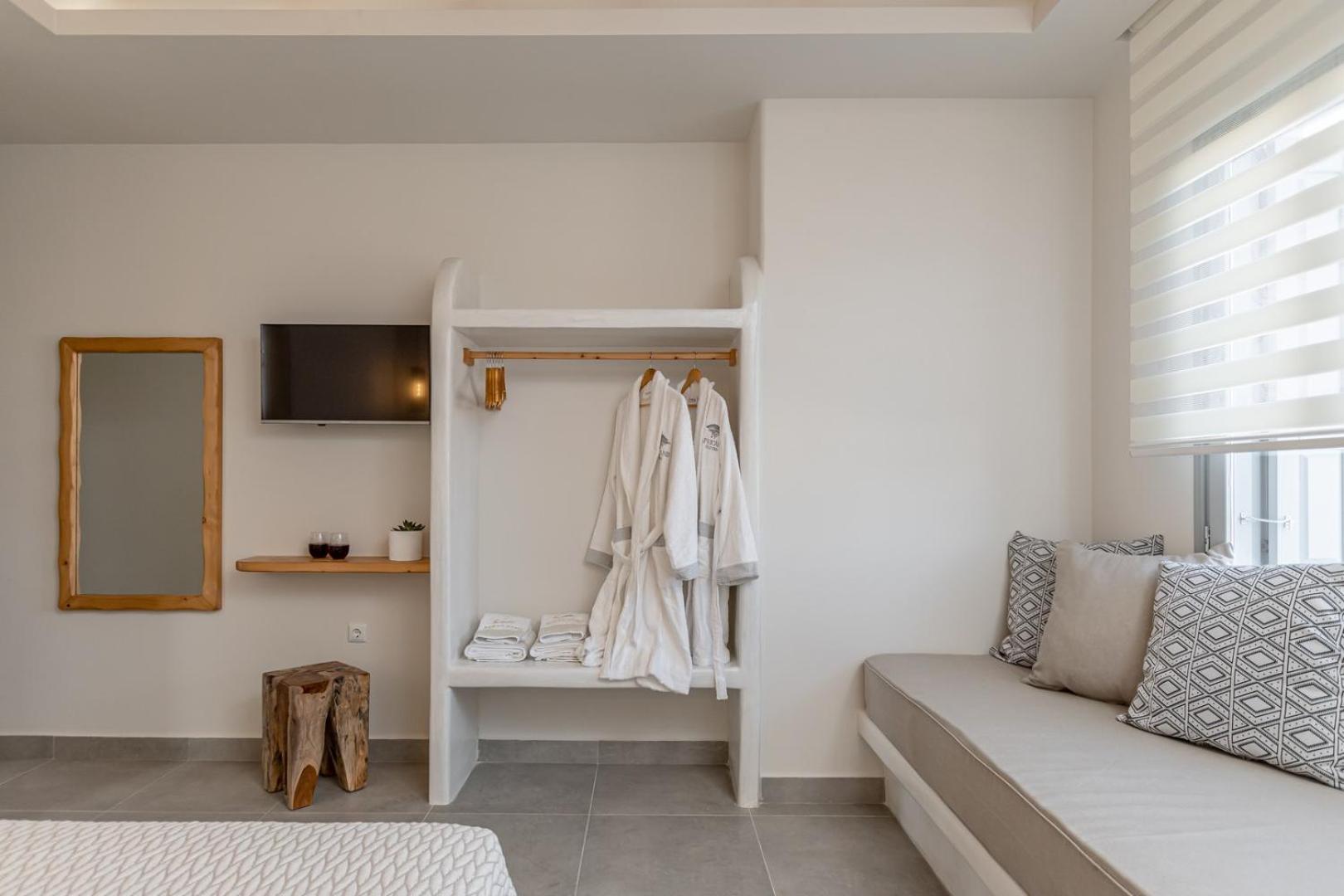 Porto Dema Luxury Suites Schoinoussa Extérieur photo