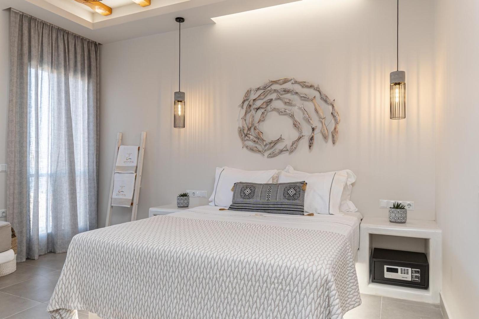 Porto Dema Luxury Suites Schoinoussa Extérieur photo