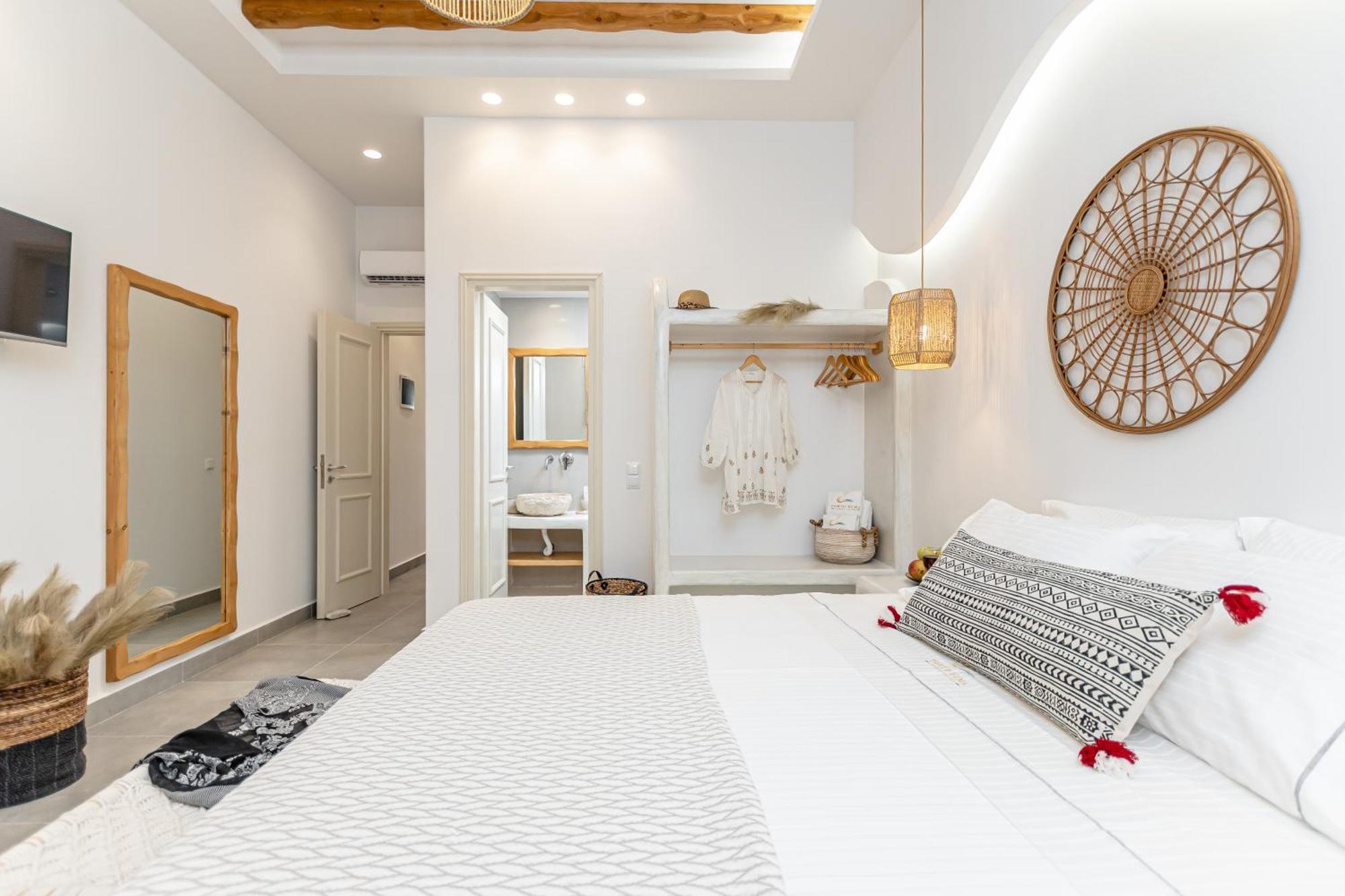 Porto Dema Luxury Suites Schoinoussa Extérieur photo