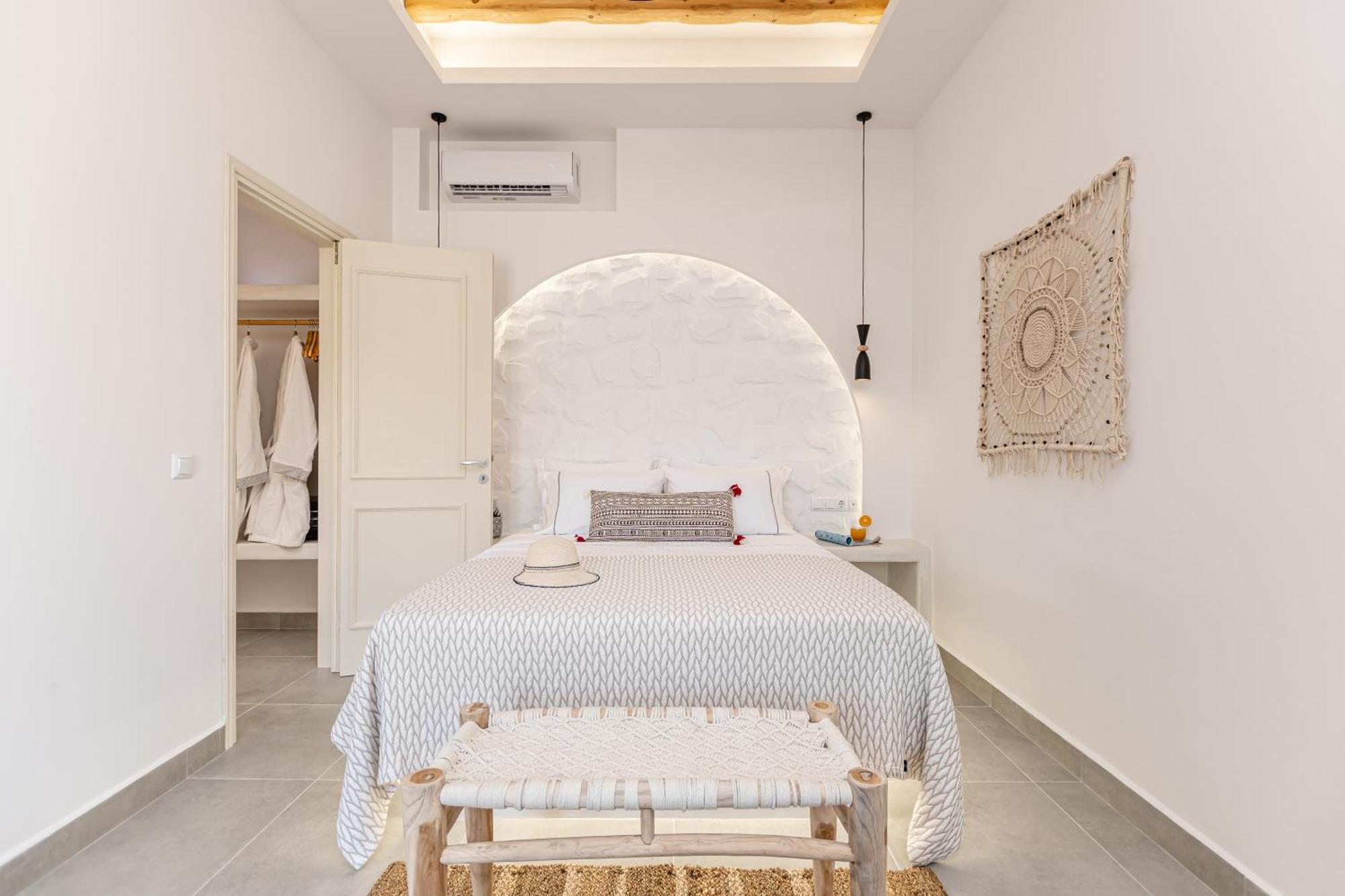Porto Dema Luxury Suites Schoinoussa Extérieur photo