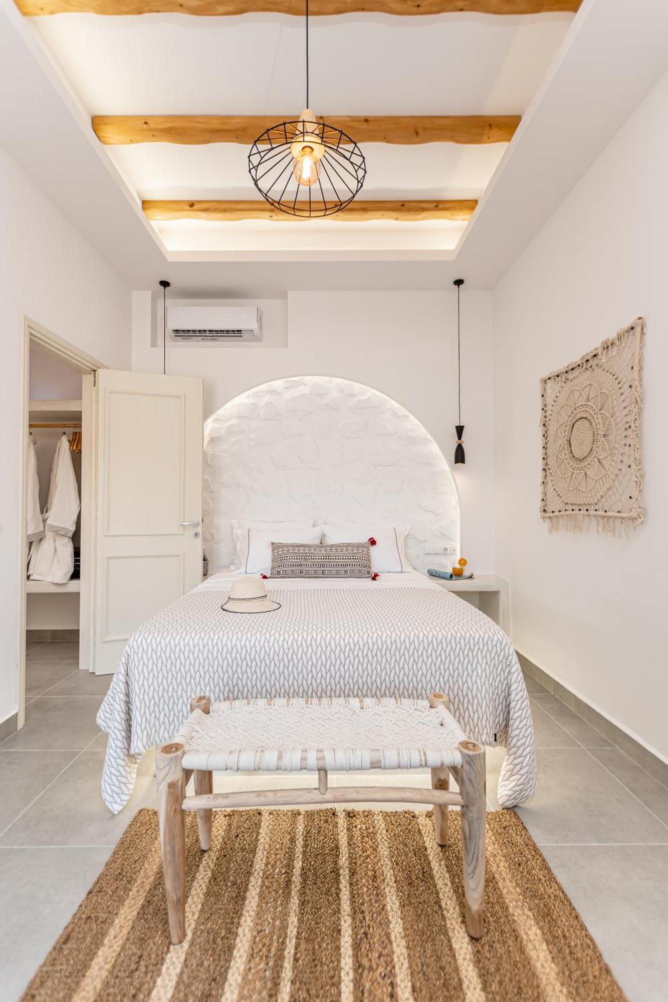 Porto Dema Luxury Suites Schoinoussa Extérieur photo